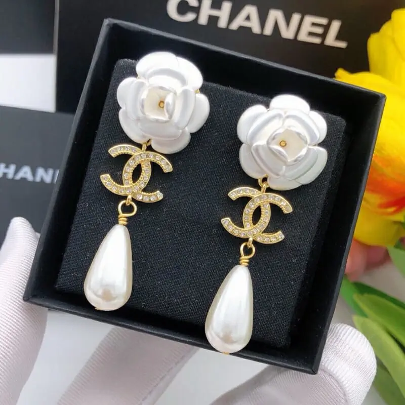 chanel boucles doreilles pour femme s_123b5611